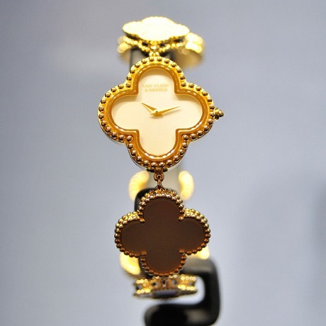 梵克雅宝四叶草手表